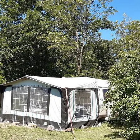 Caravane Mas Des Chenes Campsite *